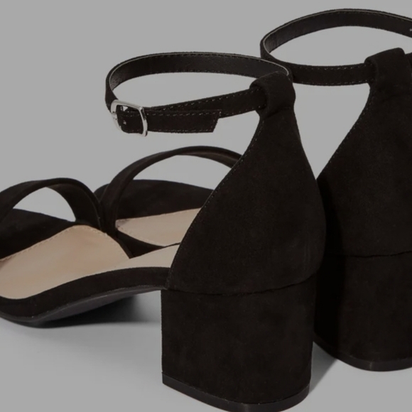 Noura Heeled Sandal, size 8, black color - Picture 8 of 9